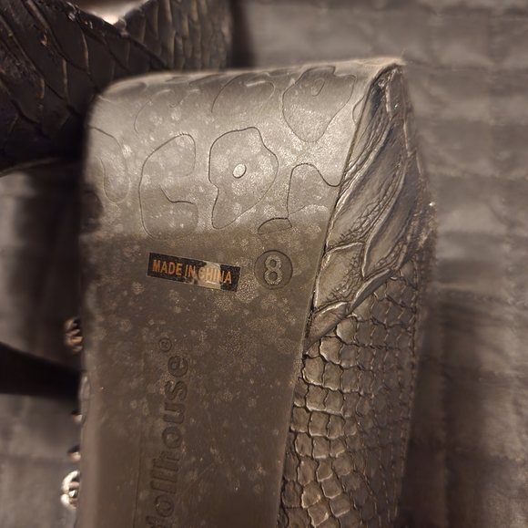 Size 8, open toe stilettos, black with spikes - Picture 5 of 5